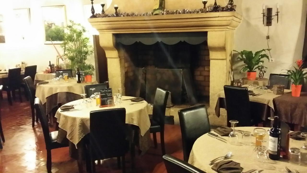 Meounes-les-Montrieux Auberge De Pachoquin מראה חיצוני תמונה