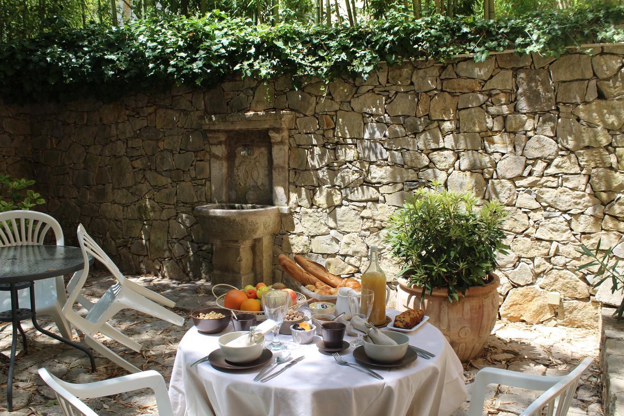 Meounes-les-Montrieux Auberge De Pachoquin מראה חיצוני תמונה