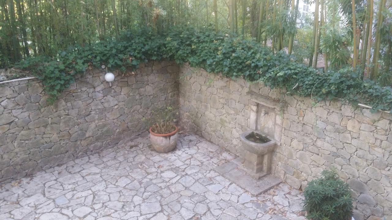 Meounes-les-Montrieux Auberge De Pachoquin מראה חיצוני תמונה