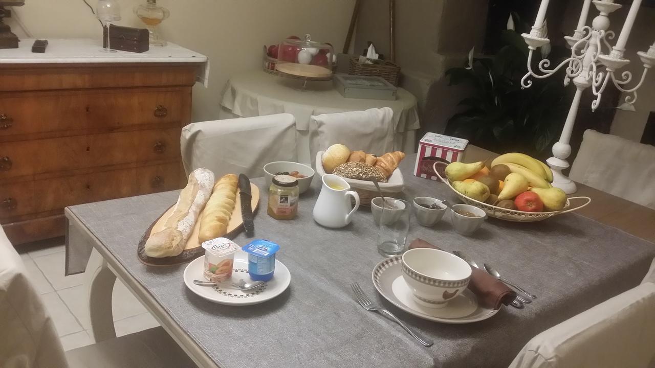 Meounes-les-Montrieux Auberge De Pachoquin מראה חיצוני תמונה