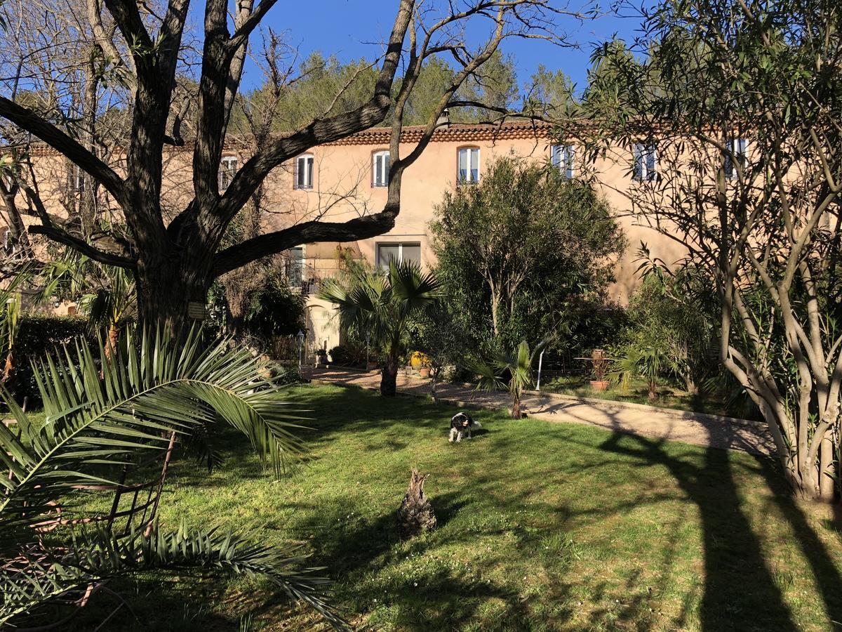 Meounes-les-Montrieux Auberge De Pachoquin מראה חיצוני תמונה